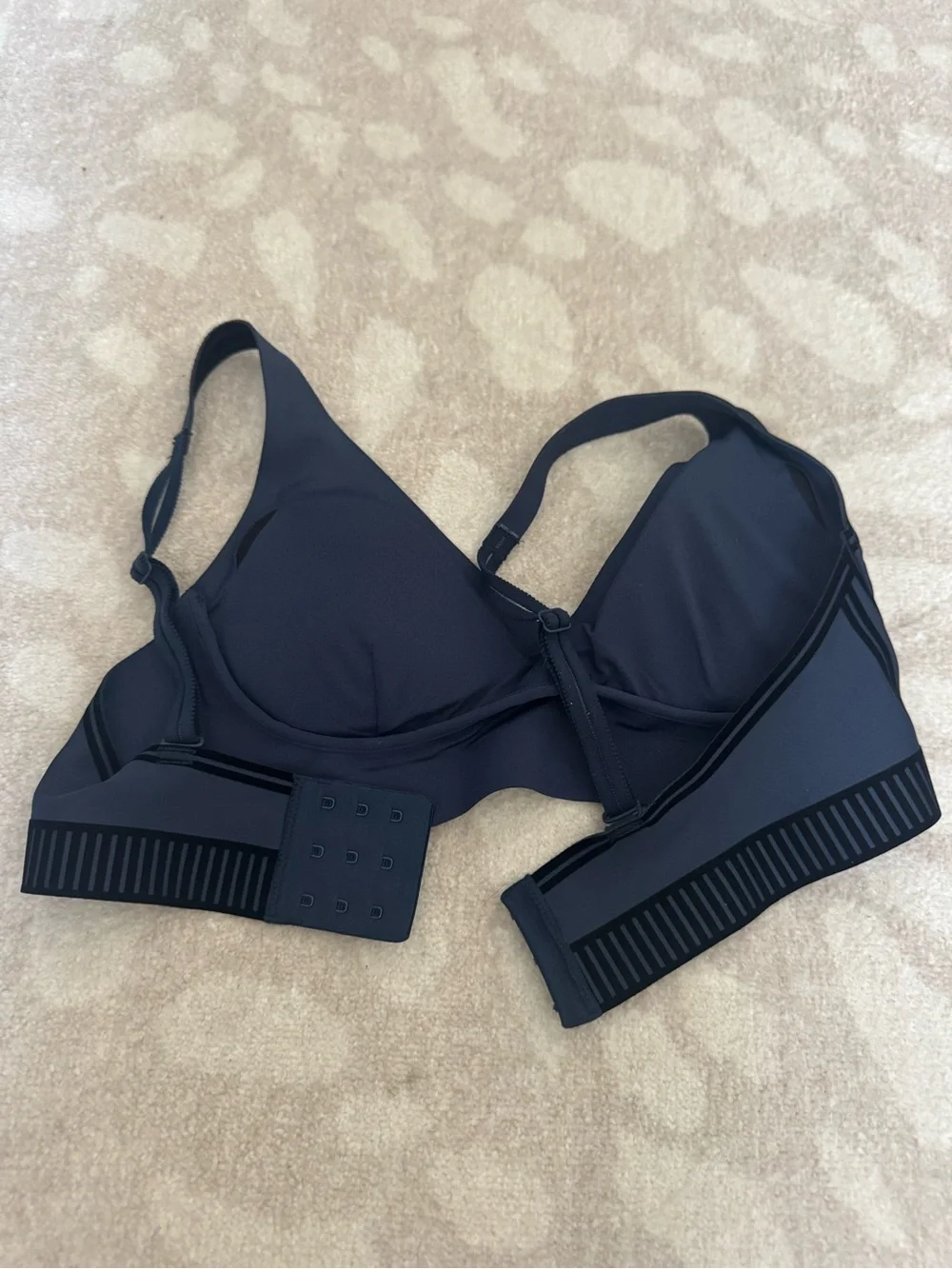 ALO Yoga Women’s Navy Wireless Sports Bra